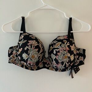 Victoria’s Secret Angels bra 32DDD